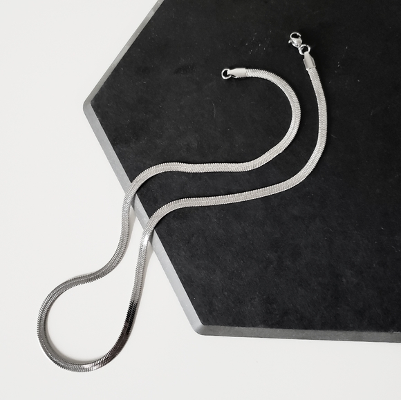 NEW 4MM Stainless Steel Silver Flat Herringbone Snake Chain Necklace - Picture 5 of 9